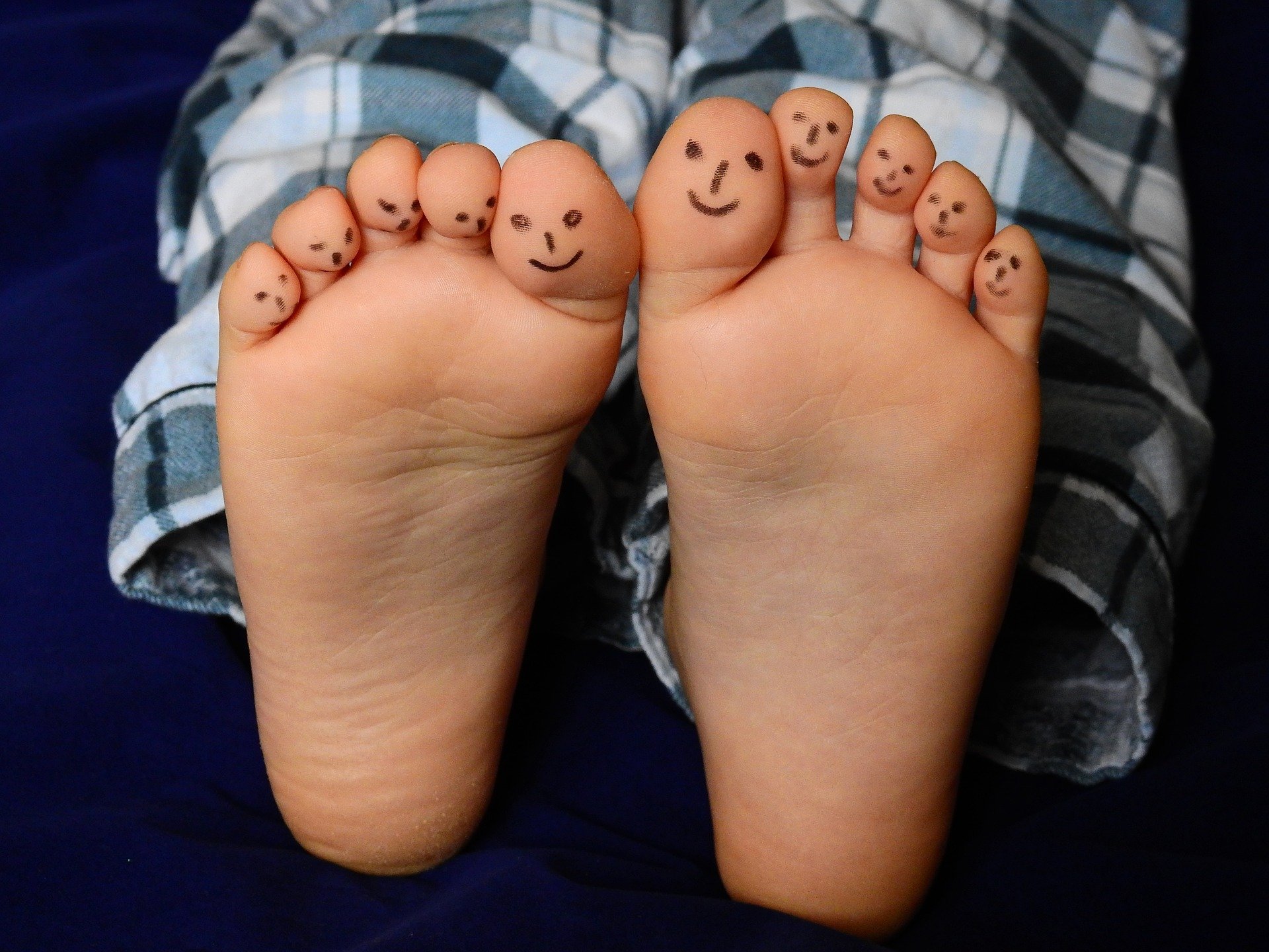 Smiley face feet