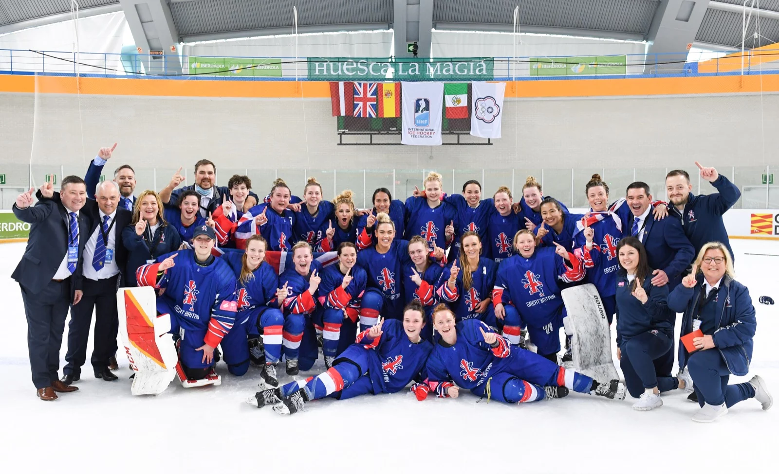 GB Women team photo 2022 gold