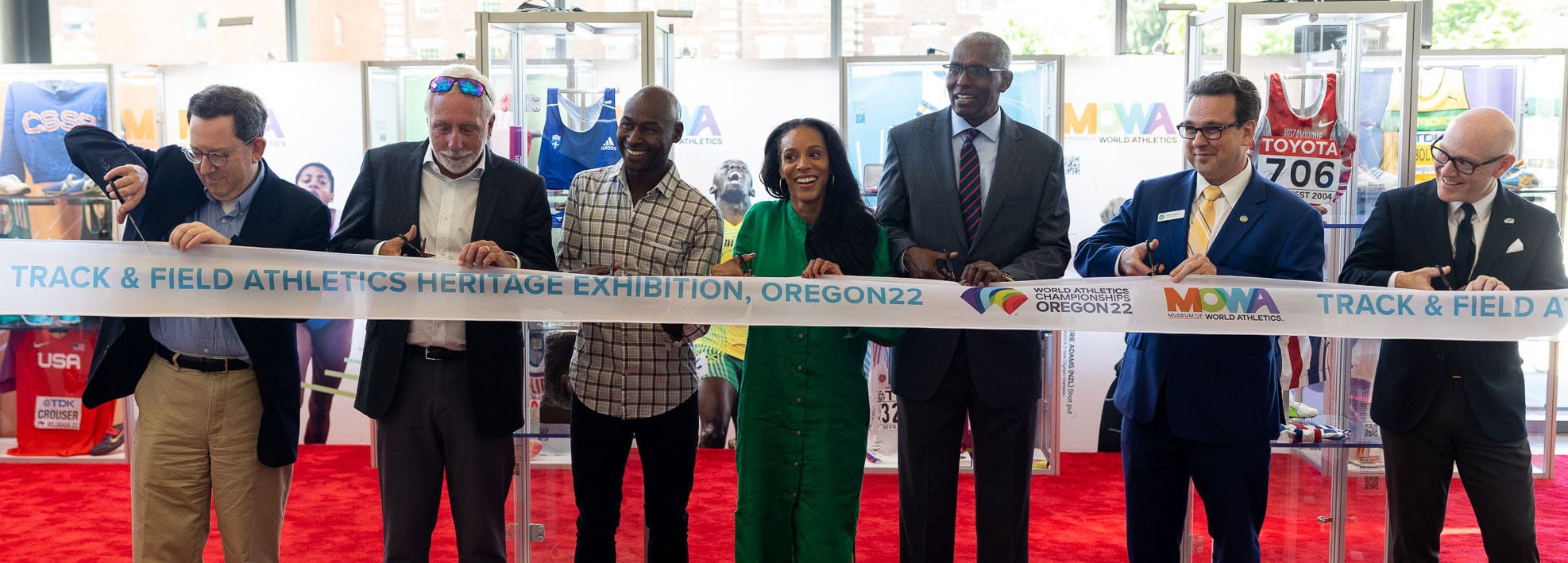 Donations from world champions abdi bile and bernard lagat mark opening of mowa exhibit in eugene