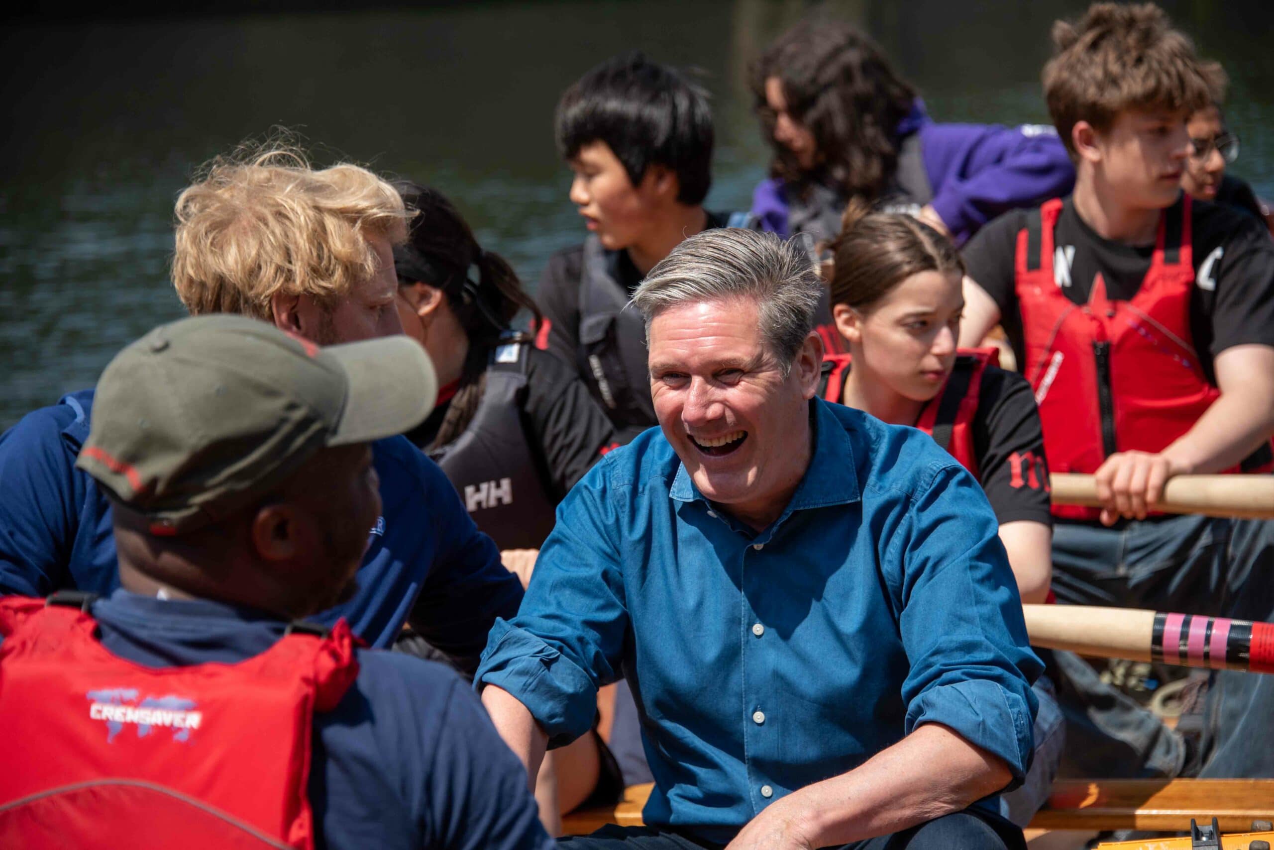 Sir keir starmer joins london youth rowing at the olympic park for jubilee celebrations