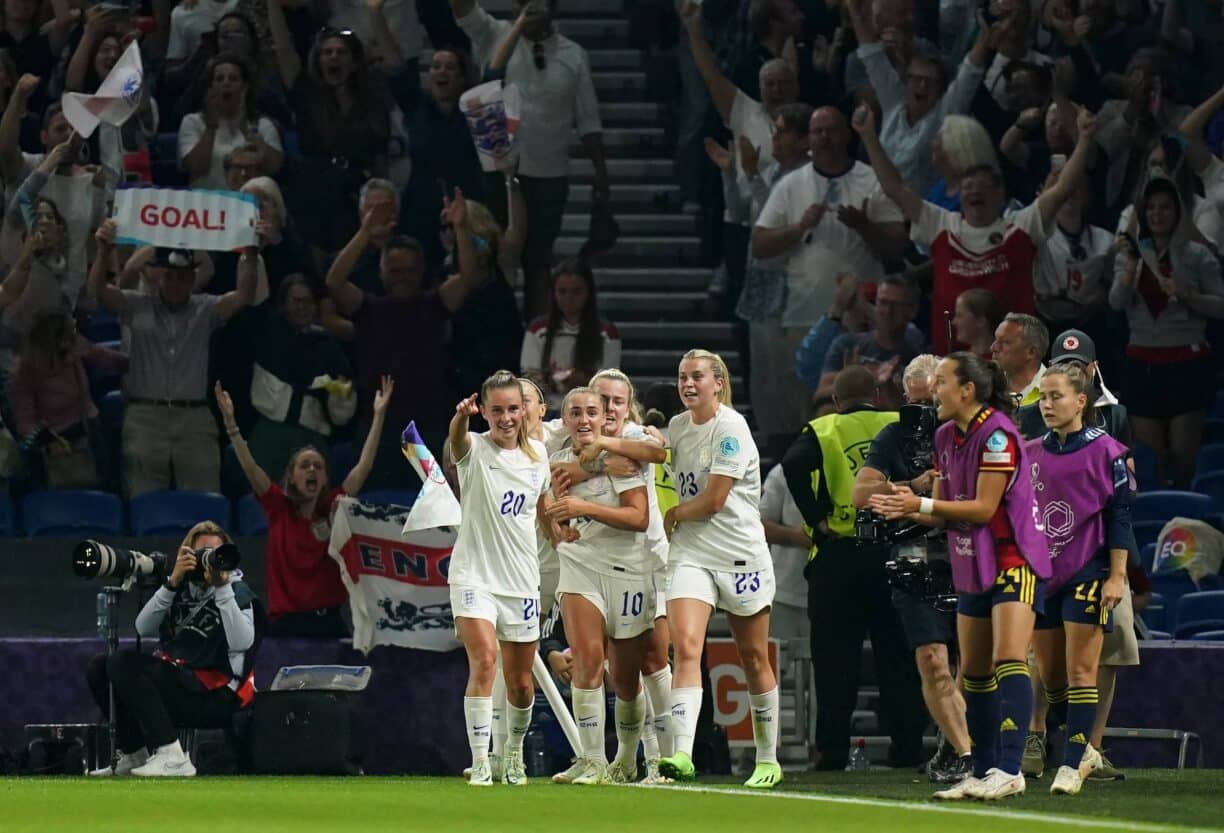 england women footballers celebrate
