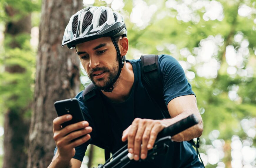 Tracking and navigating your fitness: top 3 cycling apps you need