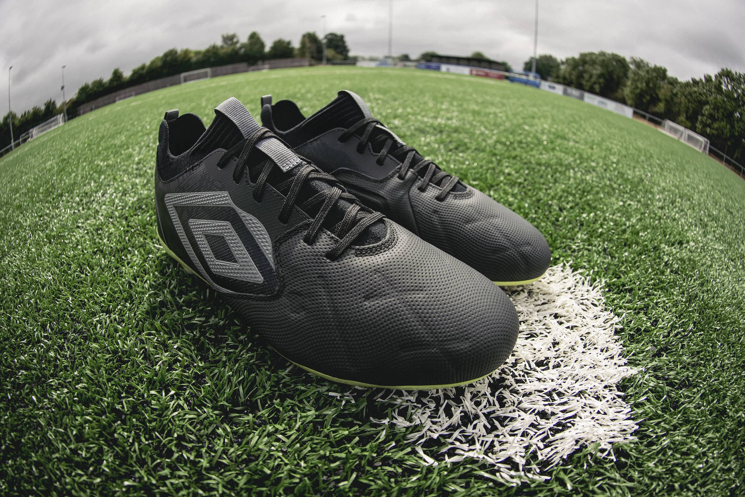 Control time: umbro launches new colourway for tocco 2